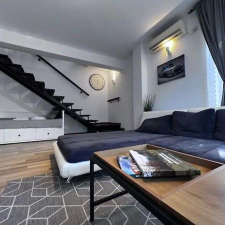 Vila Luminoasa Cu Curte Privata Bucharest Exterior photo