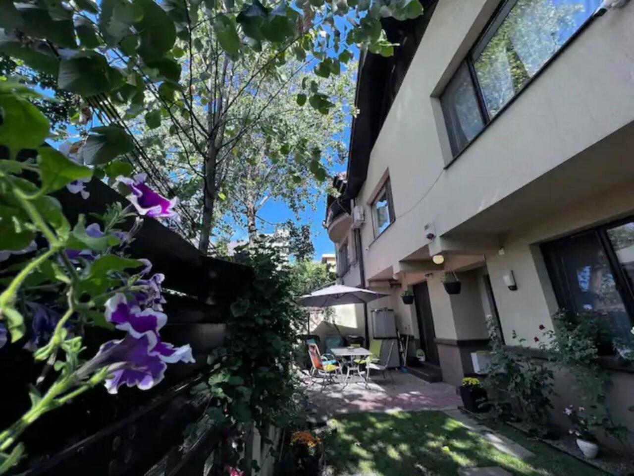 Vila Luminoasa Cu Curte Privata Bucharest Exterior photo