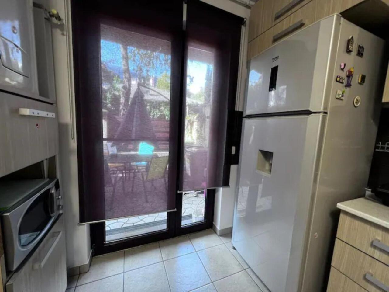 Vila Luminoasa Cu Curte Privata Bucharest Exterior photo